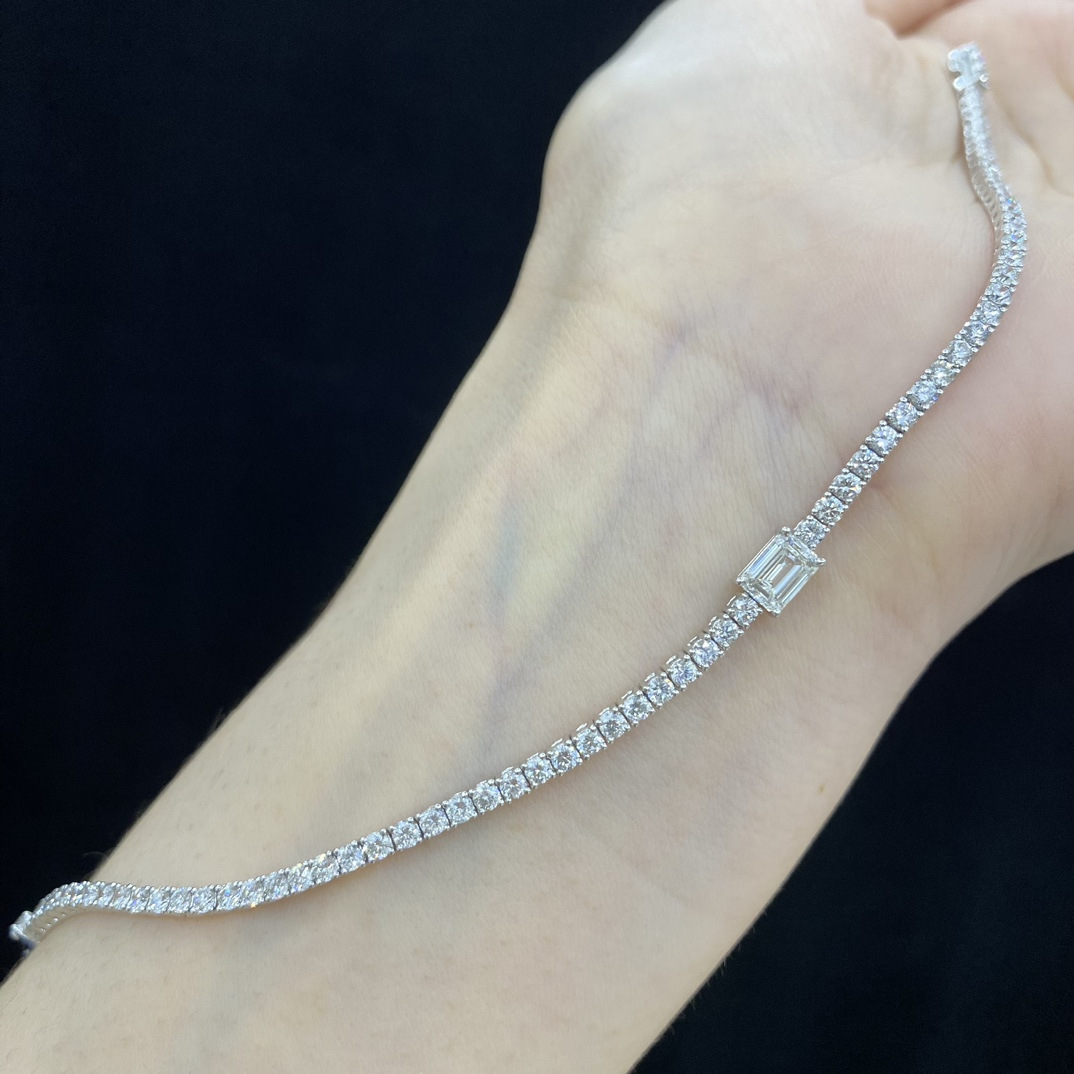 18K White Gold Emerald-Cut Lab-Grown Diamond Tennis Bracelet – Approx. 3.2ct, 17cm — detail 7