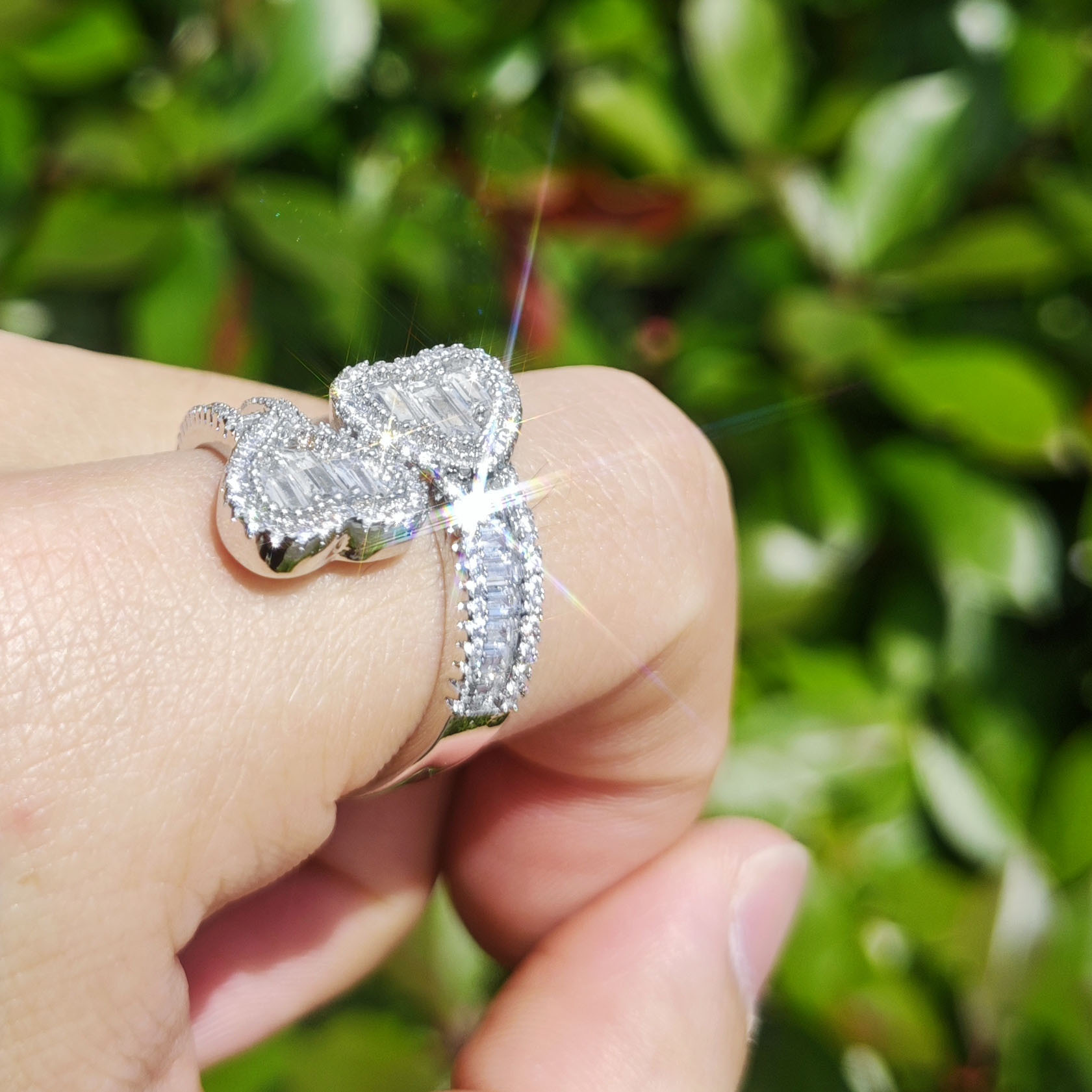 Iced Out Split Open Heart Ring Hip Hop Unisex Statement Ring — detail 5