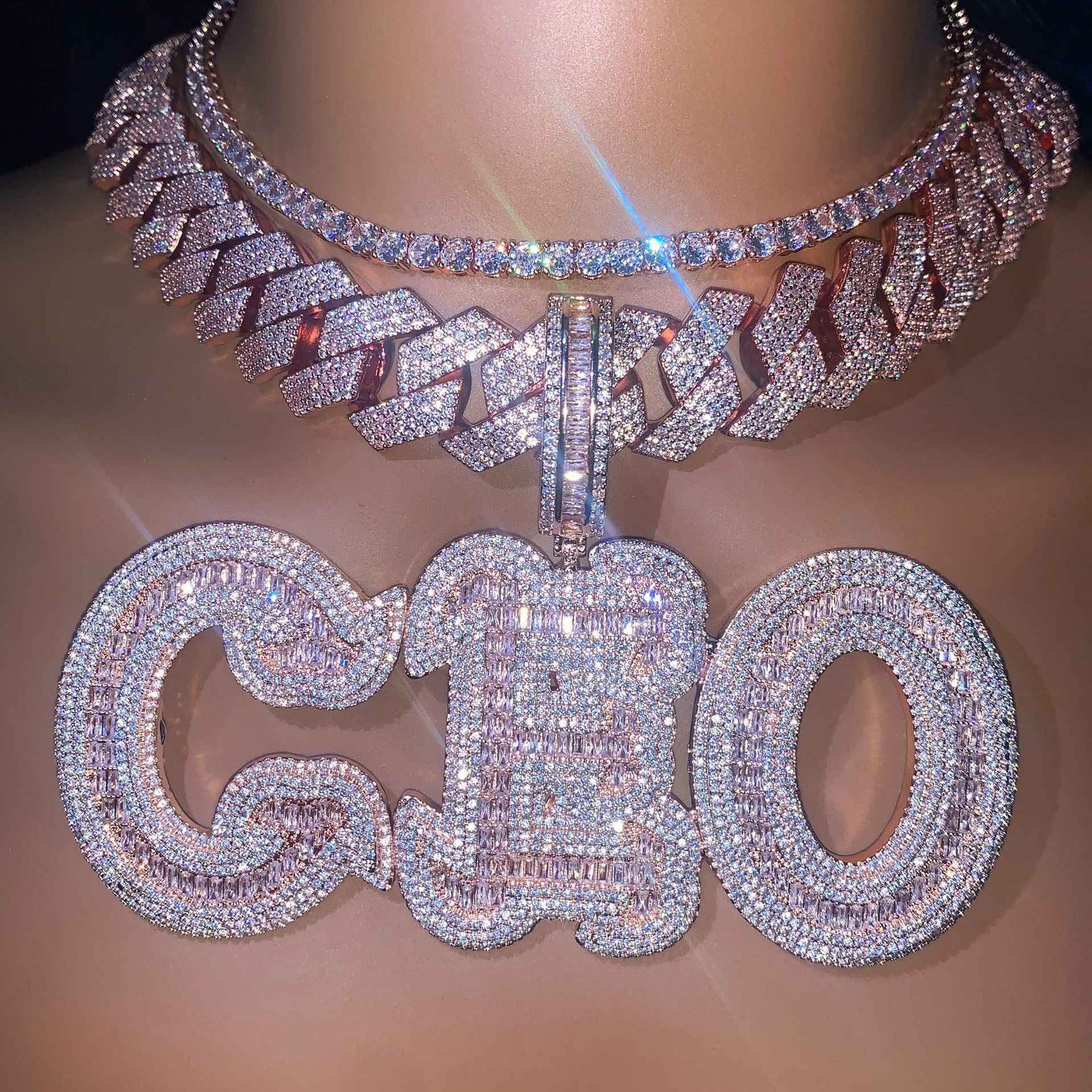 Aodhy Custom Letter Name Pendant Necklace — detail 3