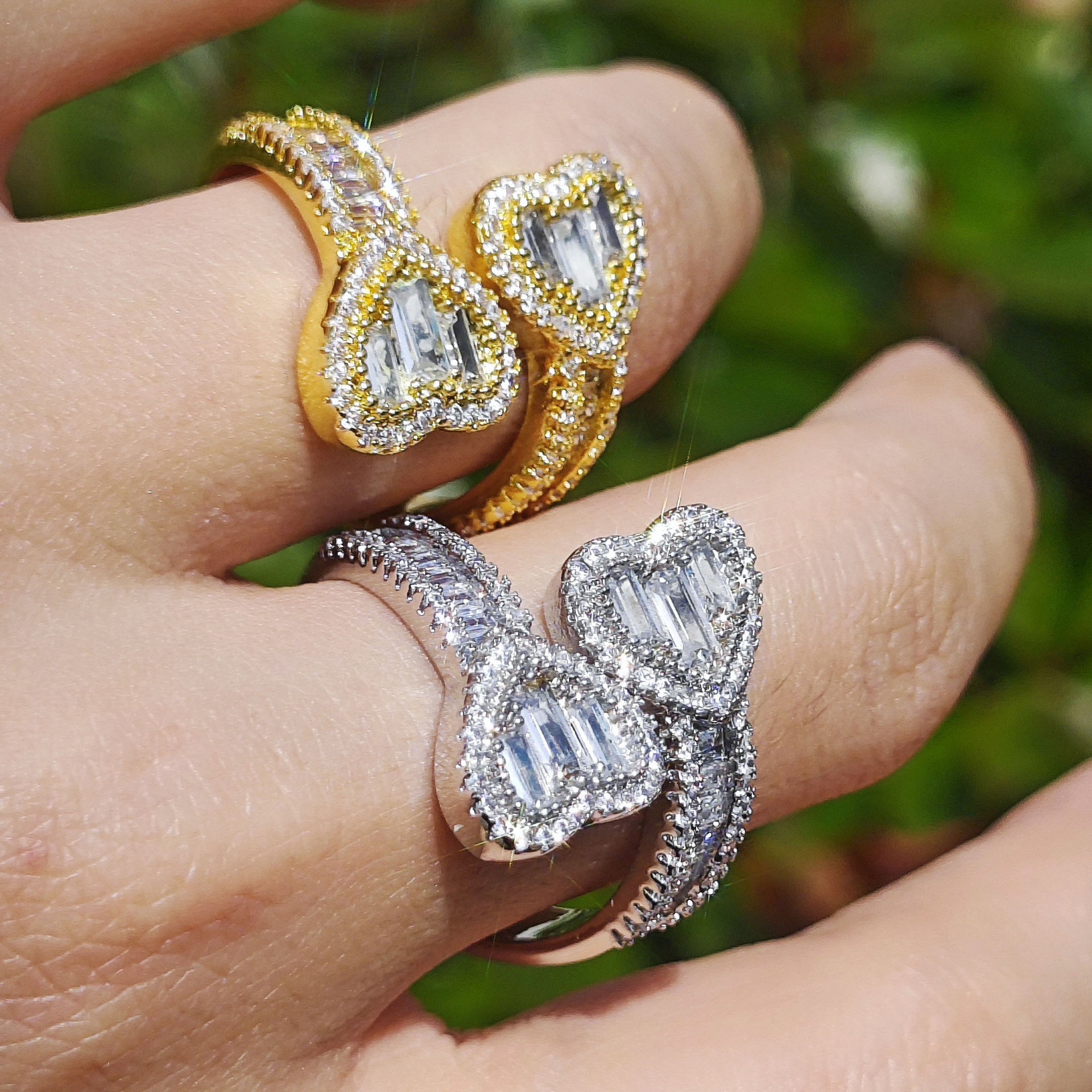 Iced Out Split Open Heart Ring Hip Hop Unisex Statement Ring — detail 3