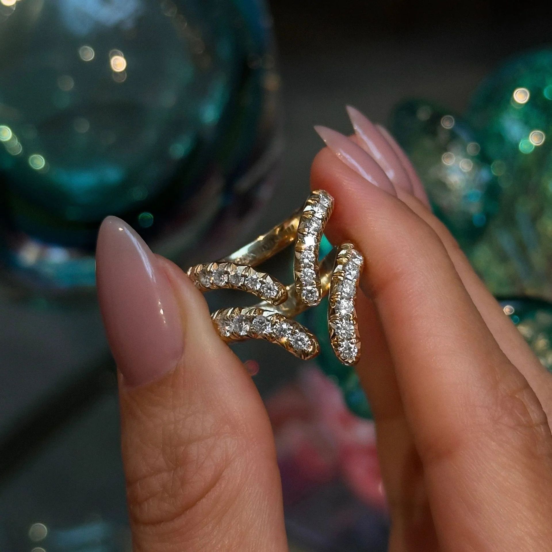 V Shape Stackable Ring, S925 Sterling Silver 18K Gold Plated, Pear Lab Grown Emerald / Moissanite Ring — detail 3
