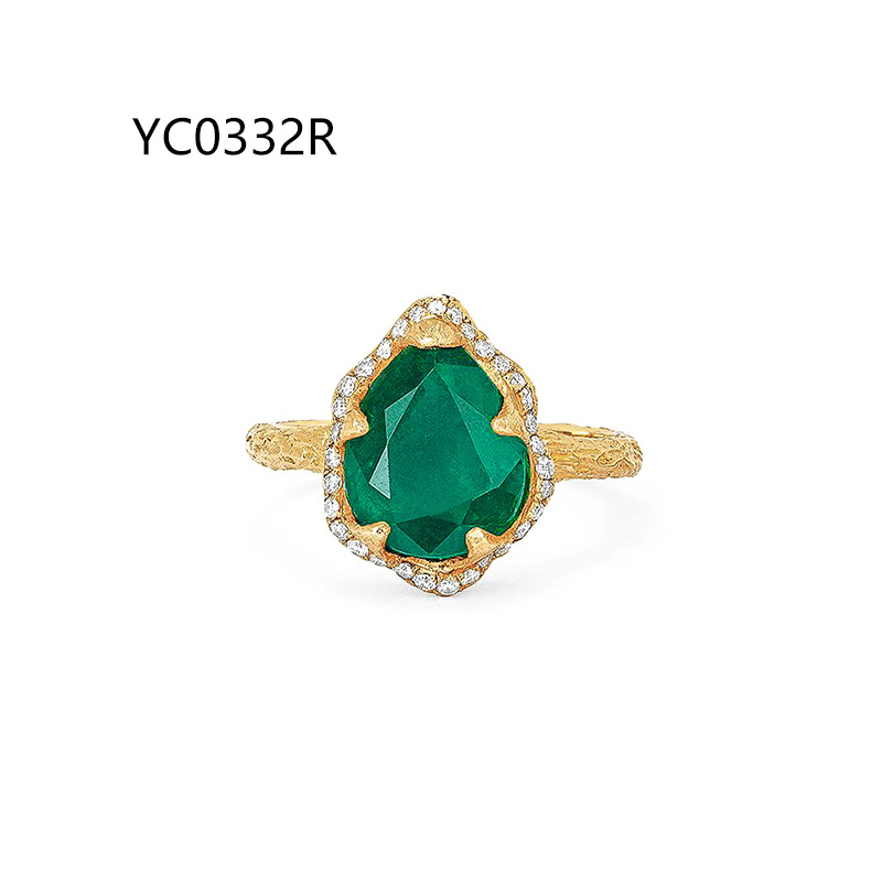 8×10mm pear-shaped cultured emerald (Zambia)