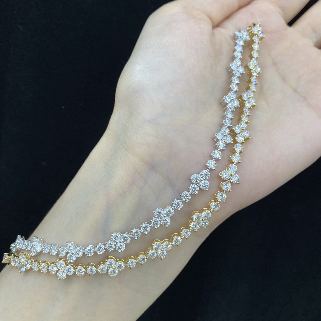 18K Gold Three-Prong Floral Diamond Bracelet – Approx. 6.75ct, 16.5cm — detail 7