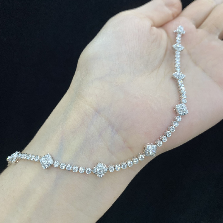 18K White Gold Floral Lab-Grown Diamond Bracelet – Approx. 2ct, 17cm — detail 6