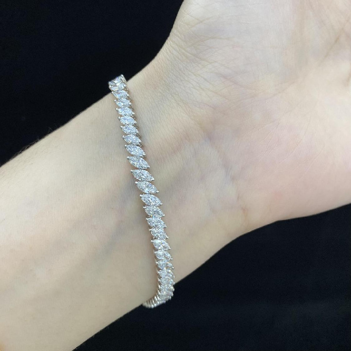 Aodhy 18K White Gold Lab-Grown Diamond Tennis Bracelet — detail 10