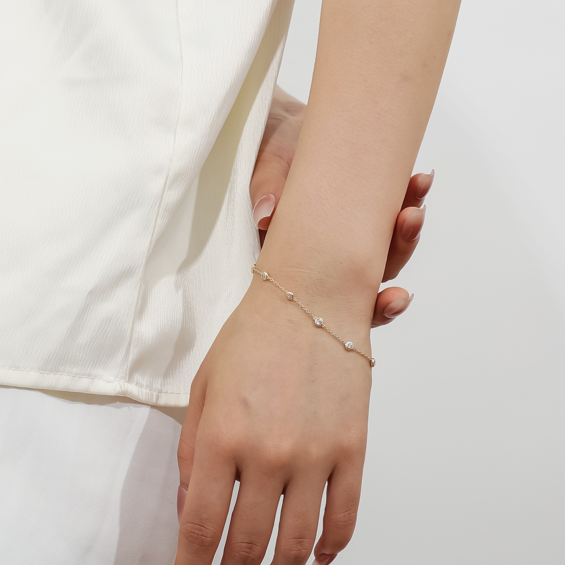 Aodhy Bubble Bezel-Set Moissanite or Lab-Grown Diamond Bracelet — detail 5