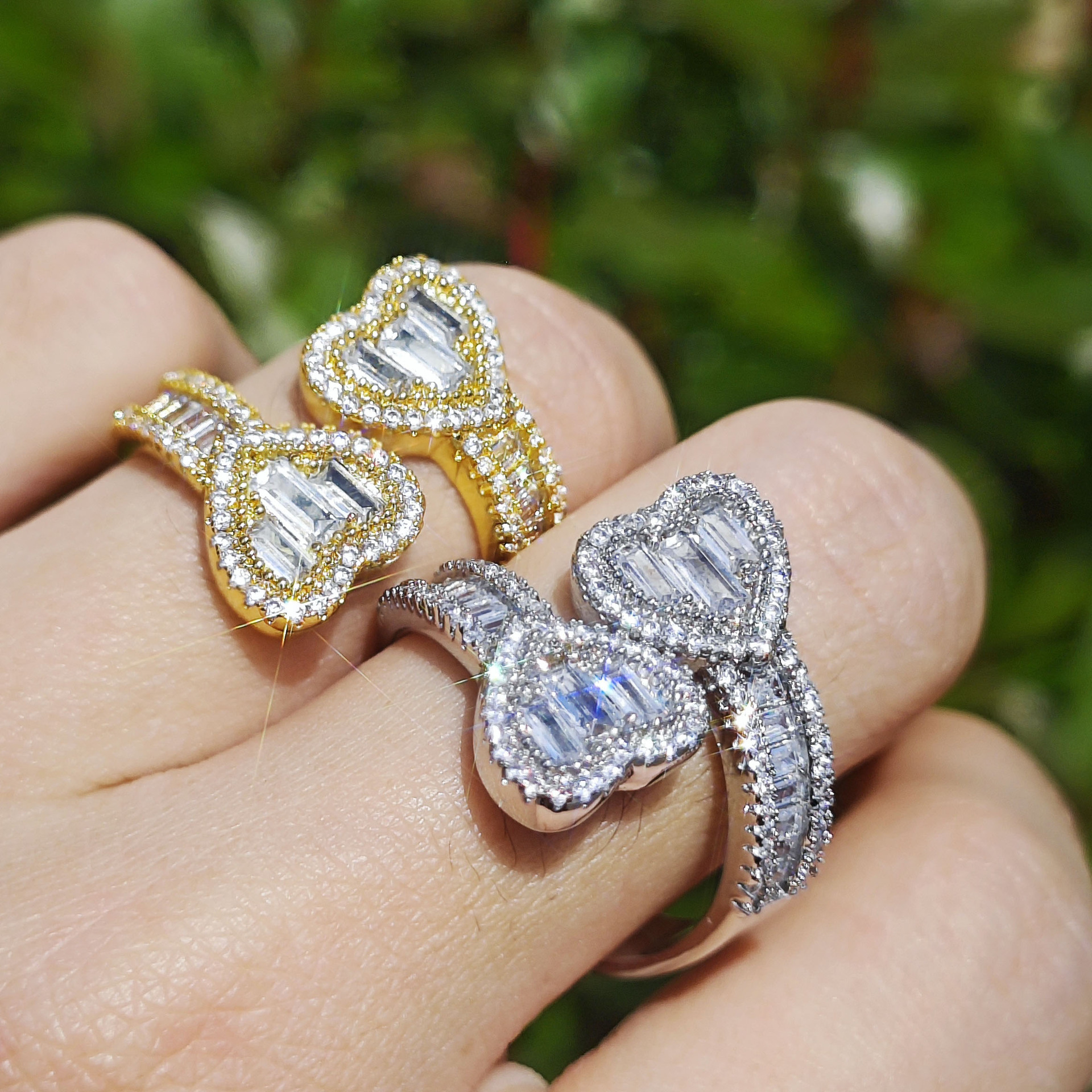 Iced Out Split Open Heart Ring Hip Hop Unisex Statement Ring — detail 2