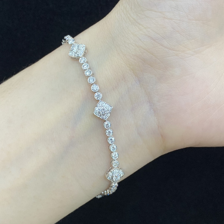 18K White Gold Floral Lab-Grown Diamond Bracelet – Approx. 2ct, 17cm — detail 4