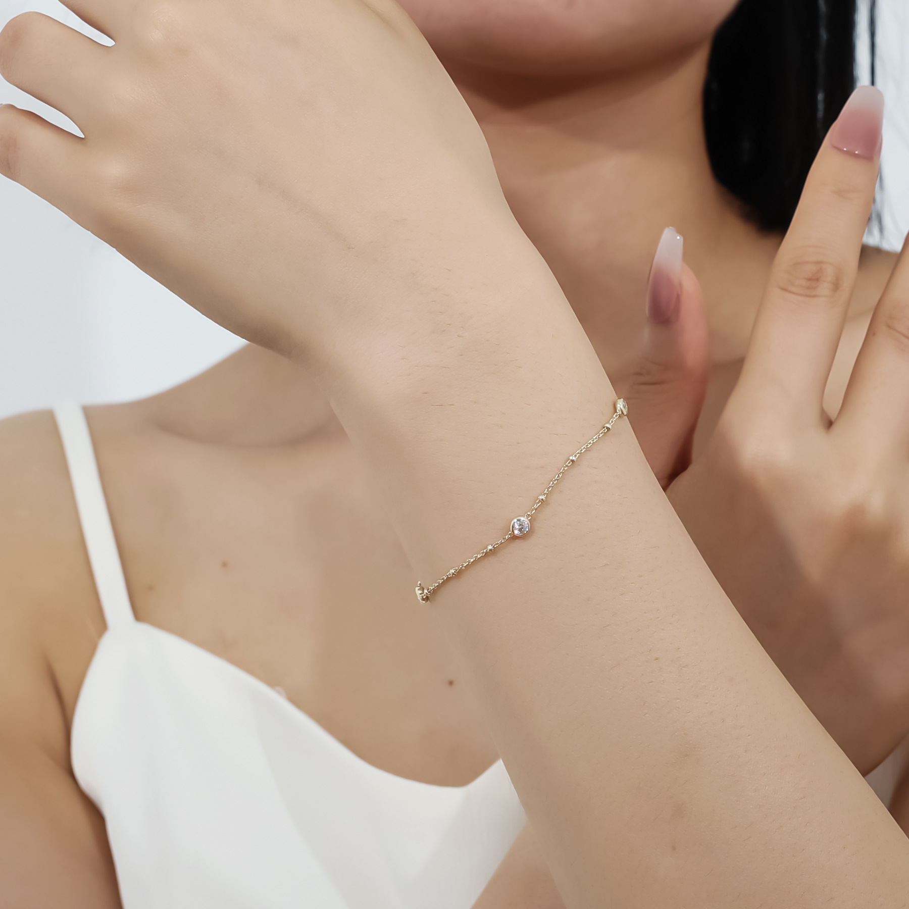 Aodhy Bubble Solitaire Moissanite or Lab-Grown Diamond Bracelet — detail 3