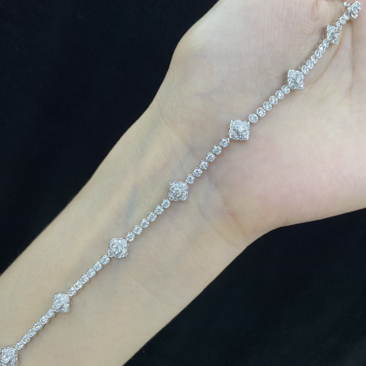 18K White Gold Floral Lab-Grown Diamond Bracelet – Approx. 2ct, 17cm — detail 5